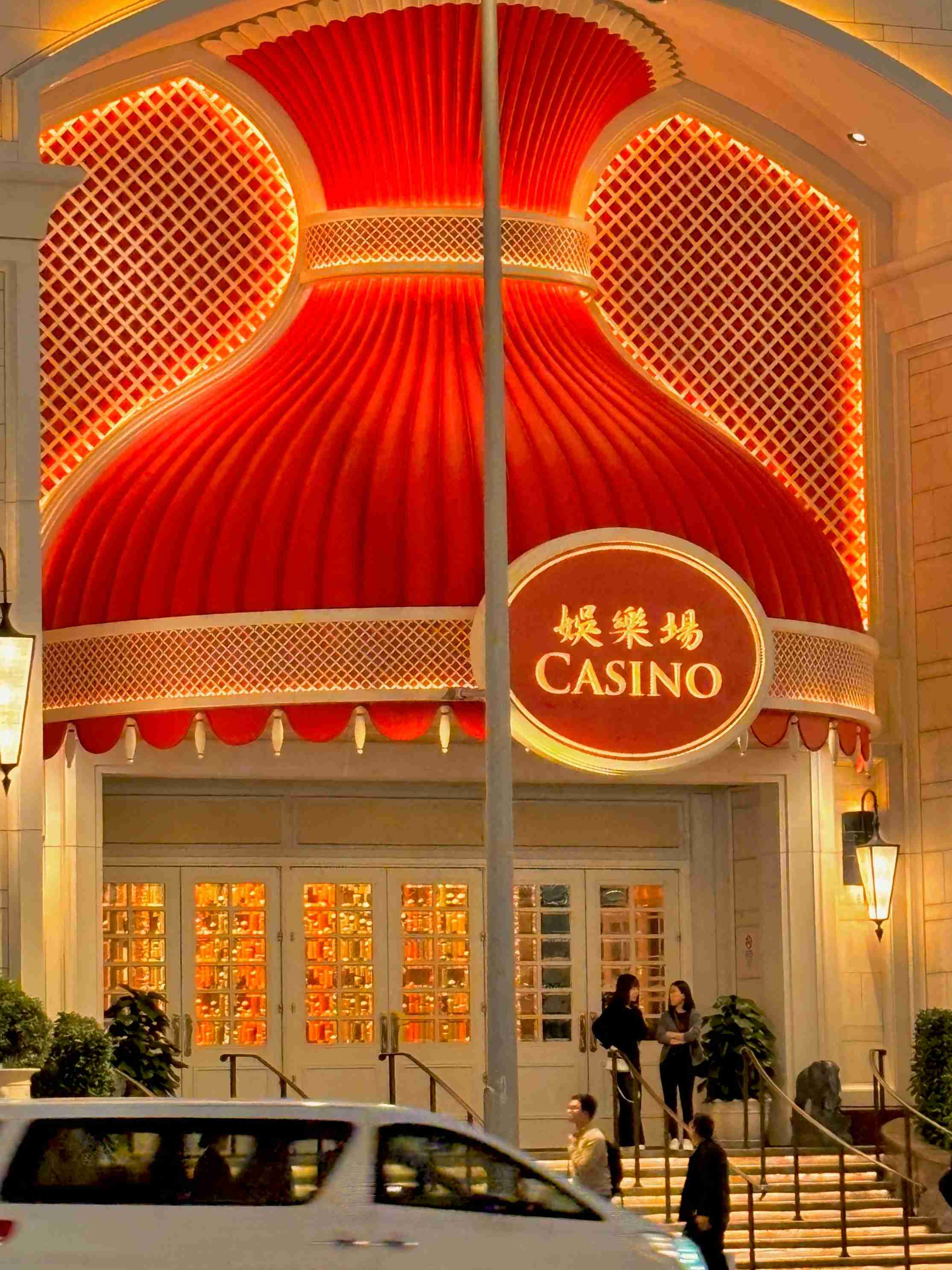 品牌故事卡配图：栏目结构主题的竖幅实景示例